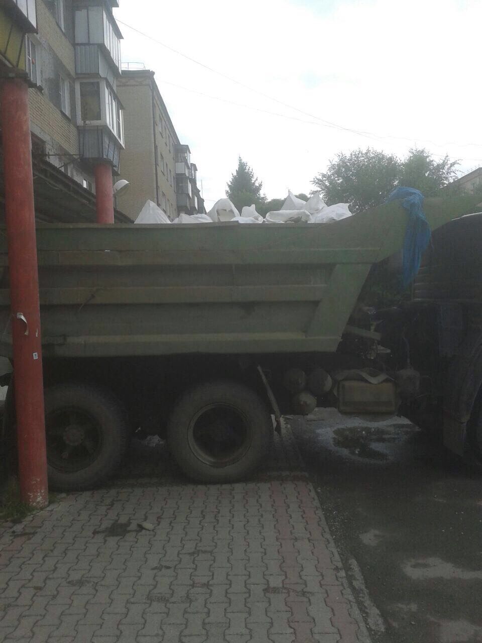 Вывоз мусора на КамАЗе